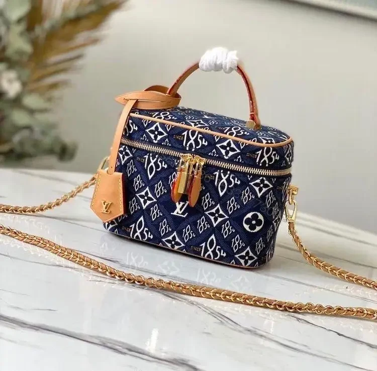 LOUIS VUITTON — view 1