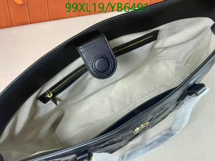 View 16 of Elegant Gucci GG Quilted Grey Matelassé Small Tote YP35VX