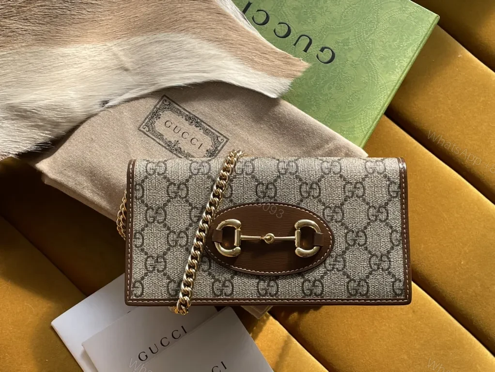 GG Canvas GG Supreme Shoulder Bag - Gold-Honed Hardware, Compact Luxury — view 1