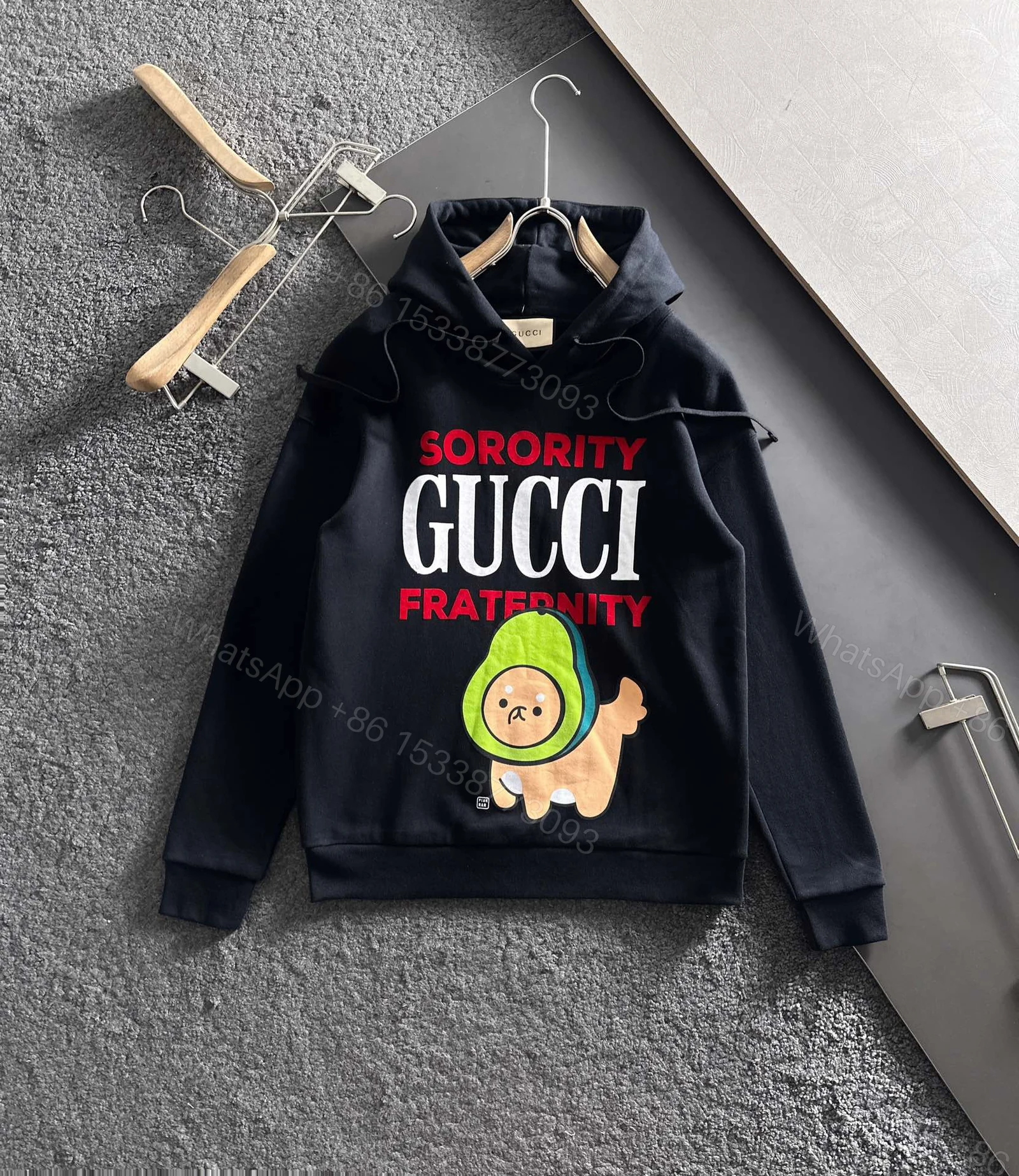 Gucci高仿男款帽T酪梨狗插畫圖案潮流趣味感十足 — view 1