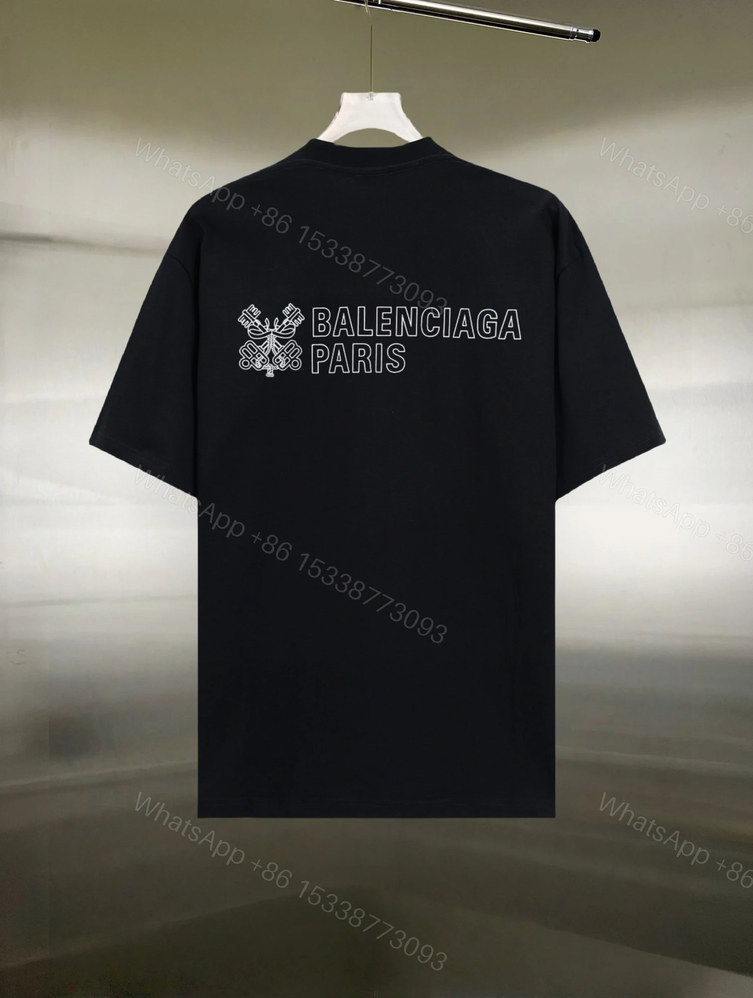 Balenciaga一比一黑色短袖背面印花巴黎徽章LOGO款 — view 1