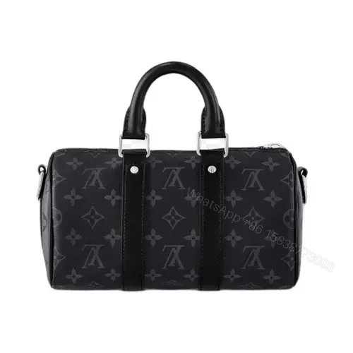 LV Mesesenger Bag — view 1