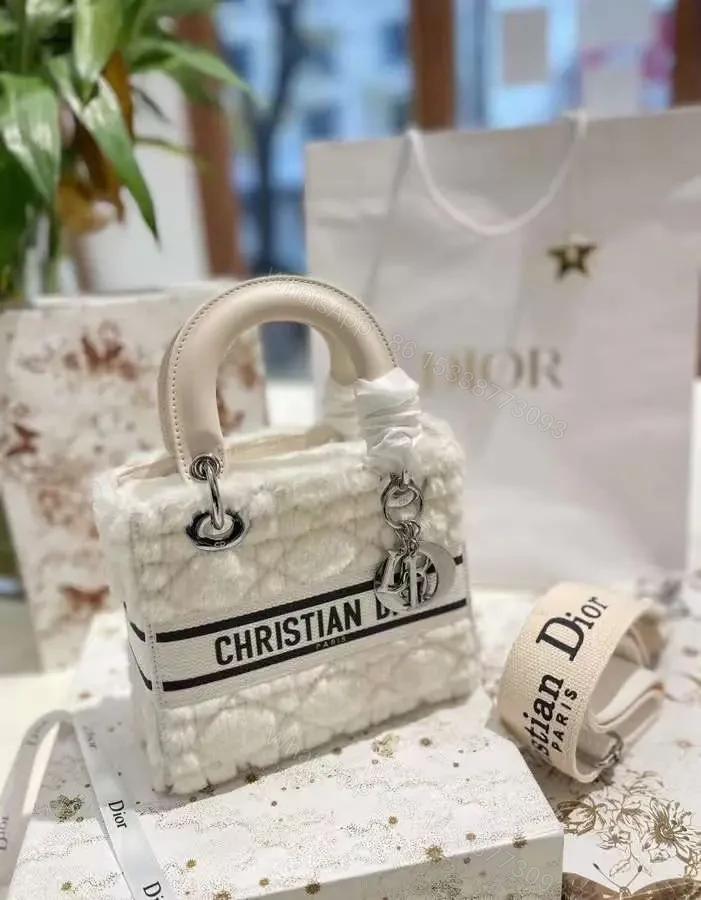 DIOR — view 1
