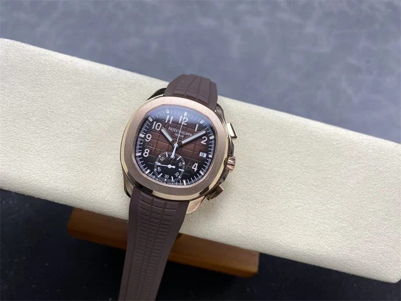 View 18 of Replica Patek Philippe Aquanaut Rose Gold Super Clone