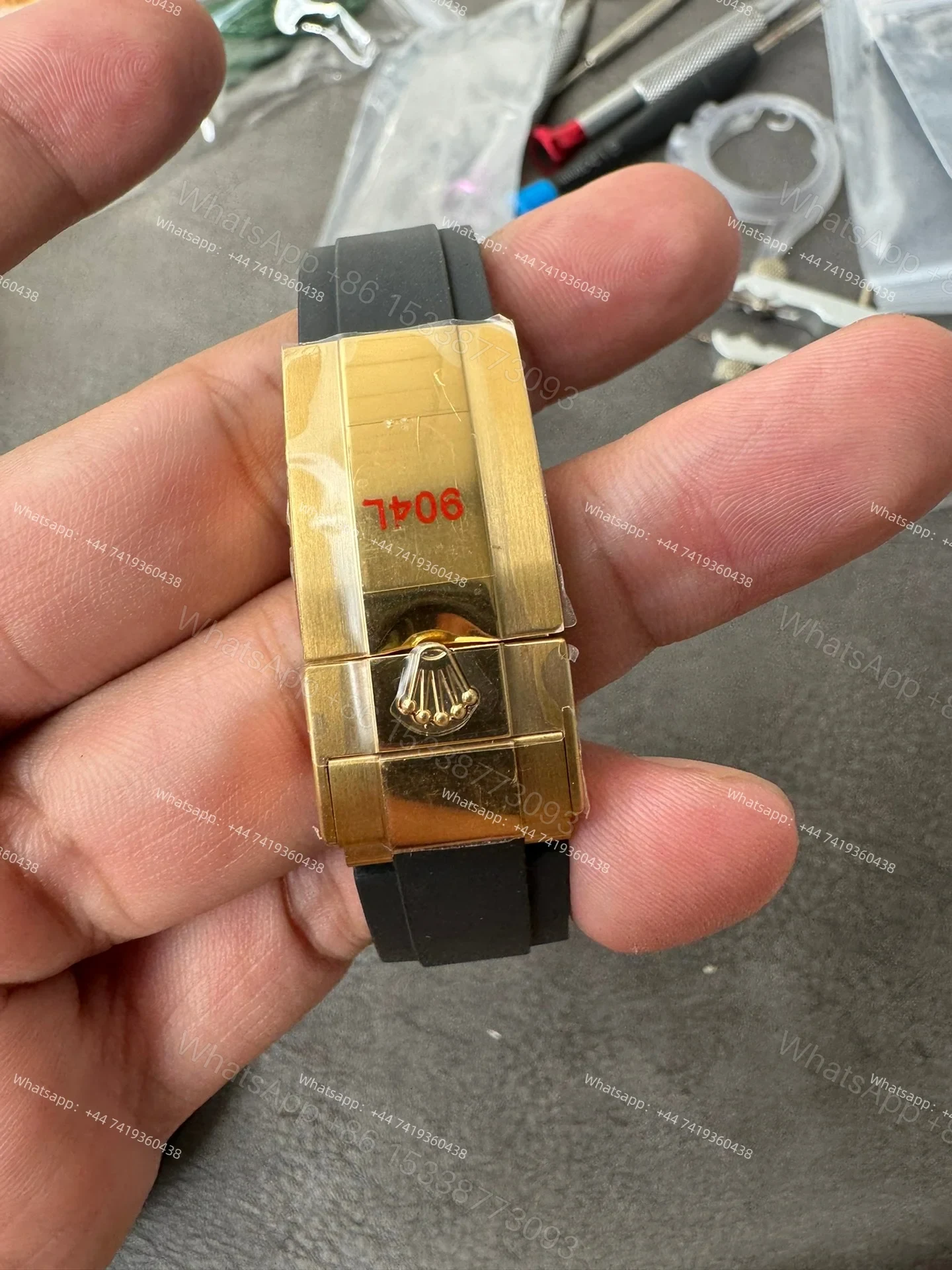 View 13 of Rolex Daytona 1:1 Replica – M116518LN-0035 Black Dial Gold Case 4130 Super Clone