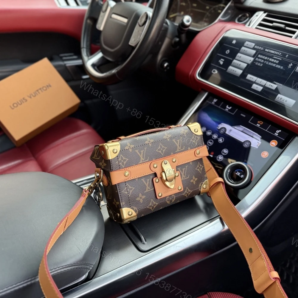 View 2 of Louis Vuitton Soul Trunk Monogram Dust Coated Canvas 19Cm M11535