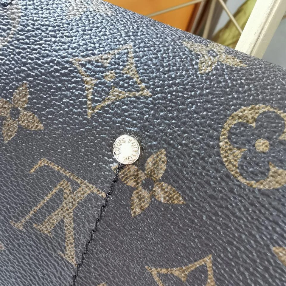 View 6 of Louis Vuitton Handbag Favorite