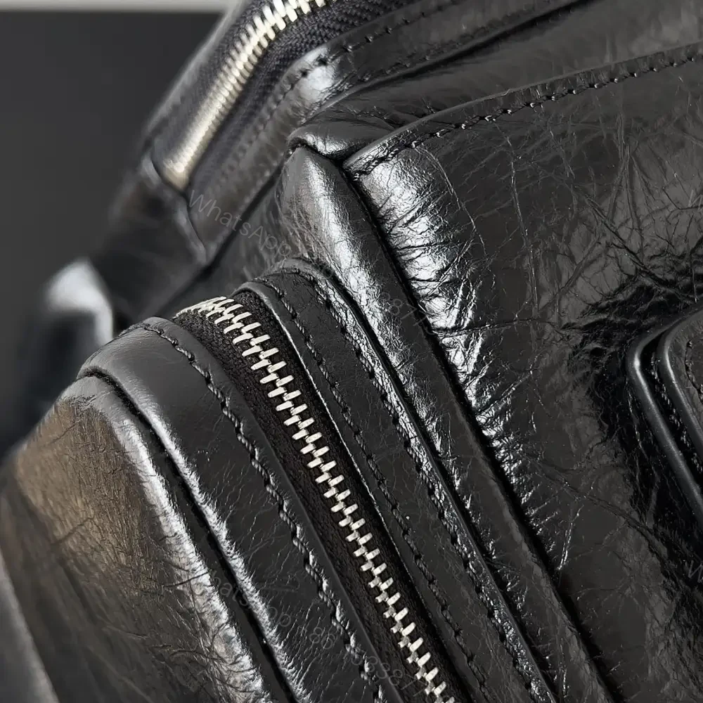View 9 of 高仿BalenciagaSuperbusy系列復古工裝單肩包
