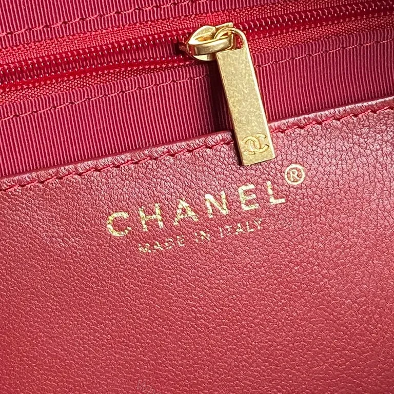 View 9 of Chic Quilted Leather Bag â€” Everyday Luxury, Gold Chain