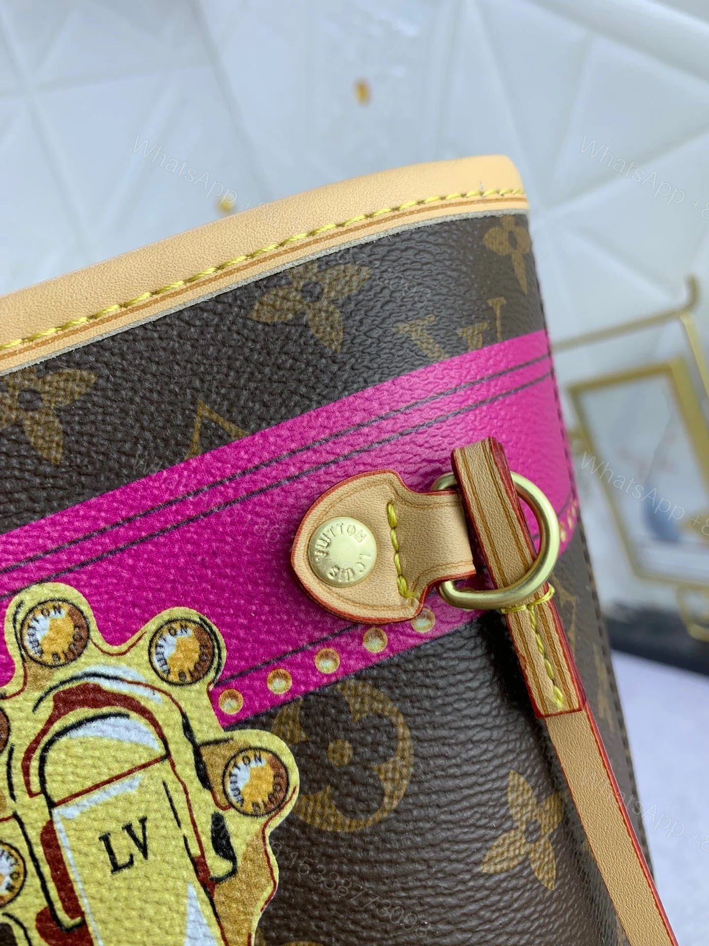 View 4 of New Arrival Bag LUV 811