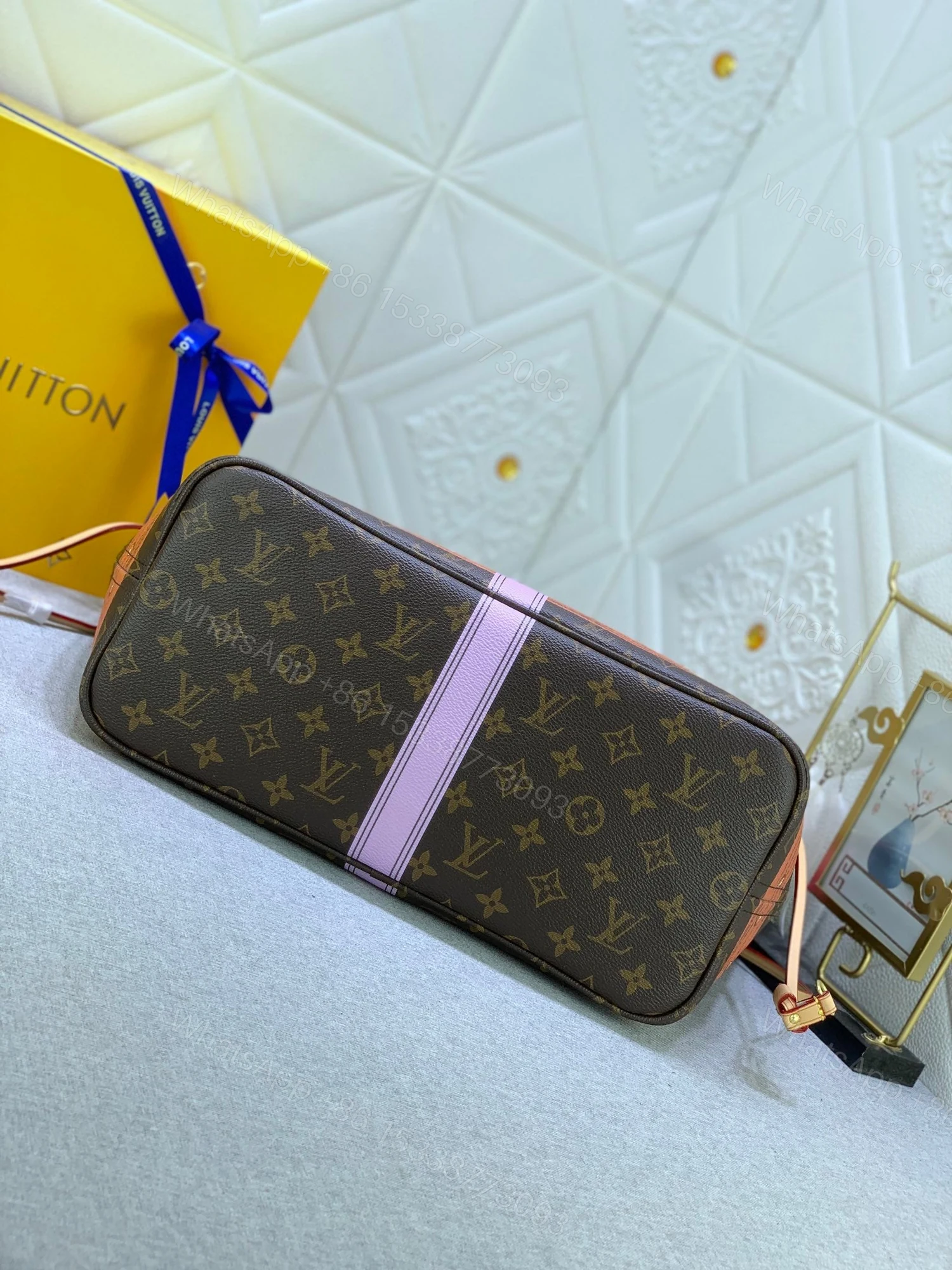 View 5 of New Arrival Bag LUV 811