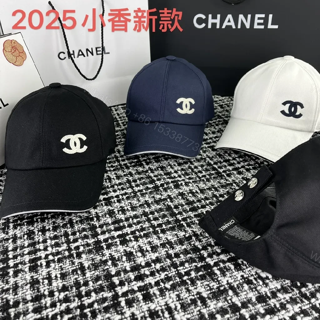 Chic Navy Cap: Durable Canvas, Six-Panel, Luxe Embroidery — view 1