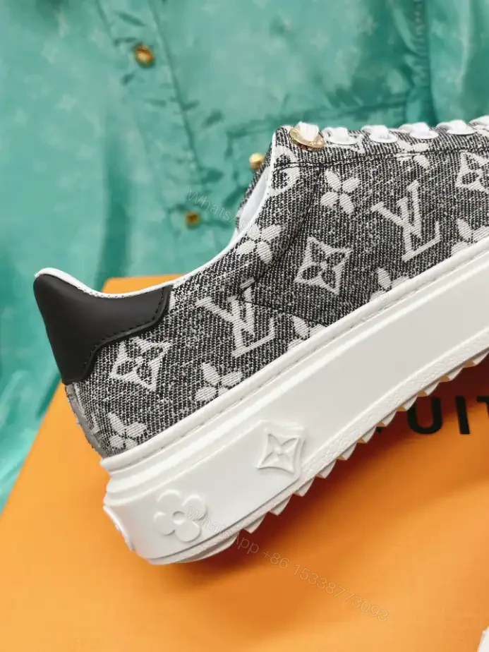 View 8 of LV TIME OUT SNEAKER – LSVM041