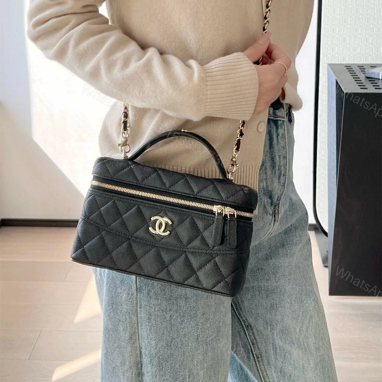 View 11 of 高仿Chanel*25C系列AP4407新款盒子包米色免檢版