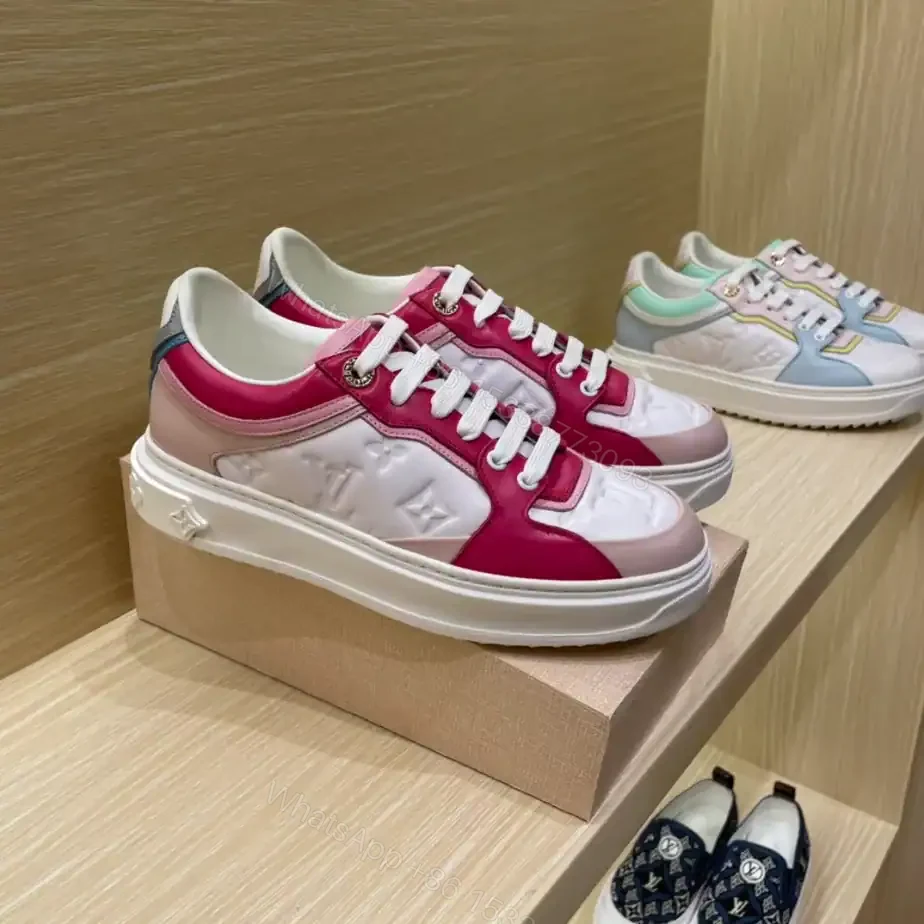 LV TIME OUT SNEAKER – LSVM051 — view 1