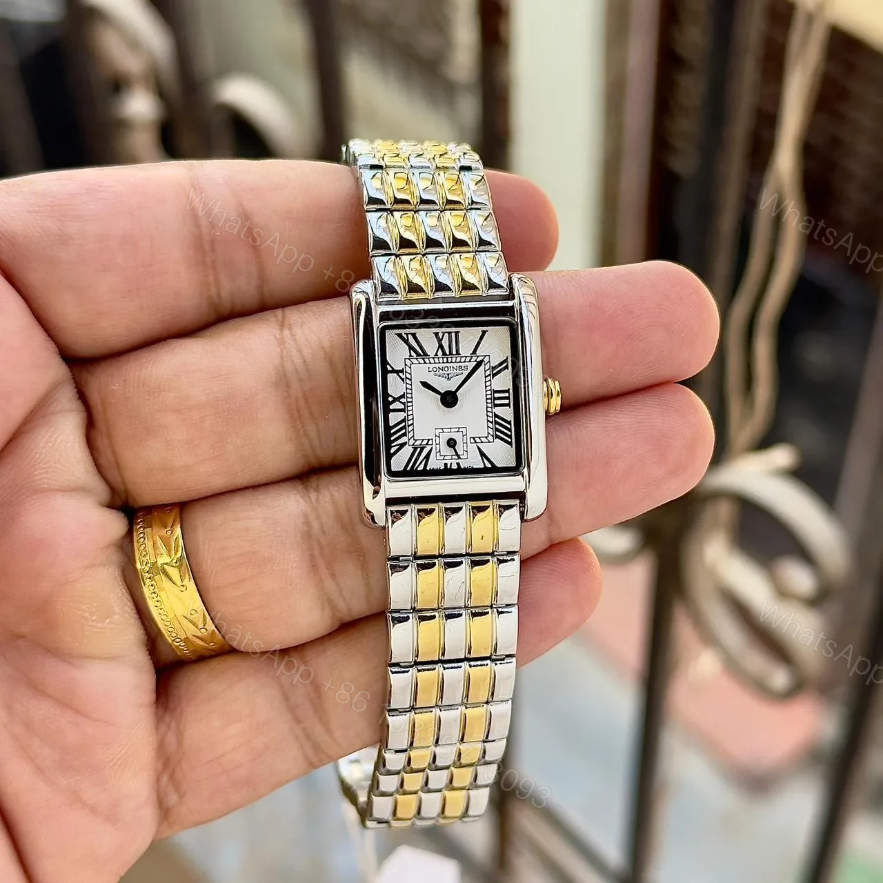 Longines Mini DolceVita Roman Numerals — view 1