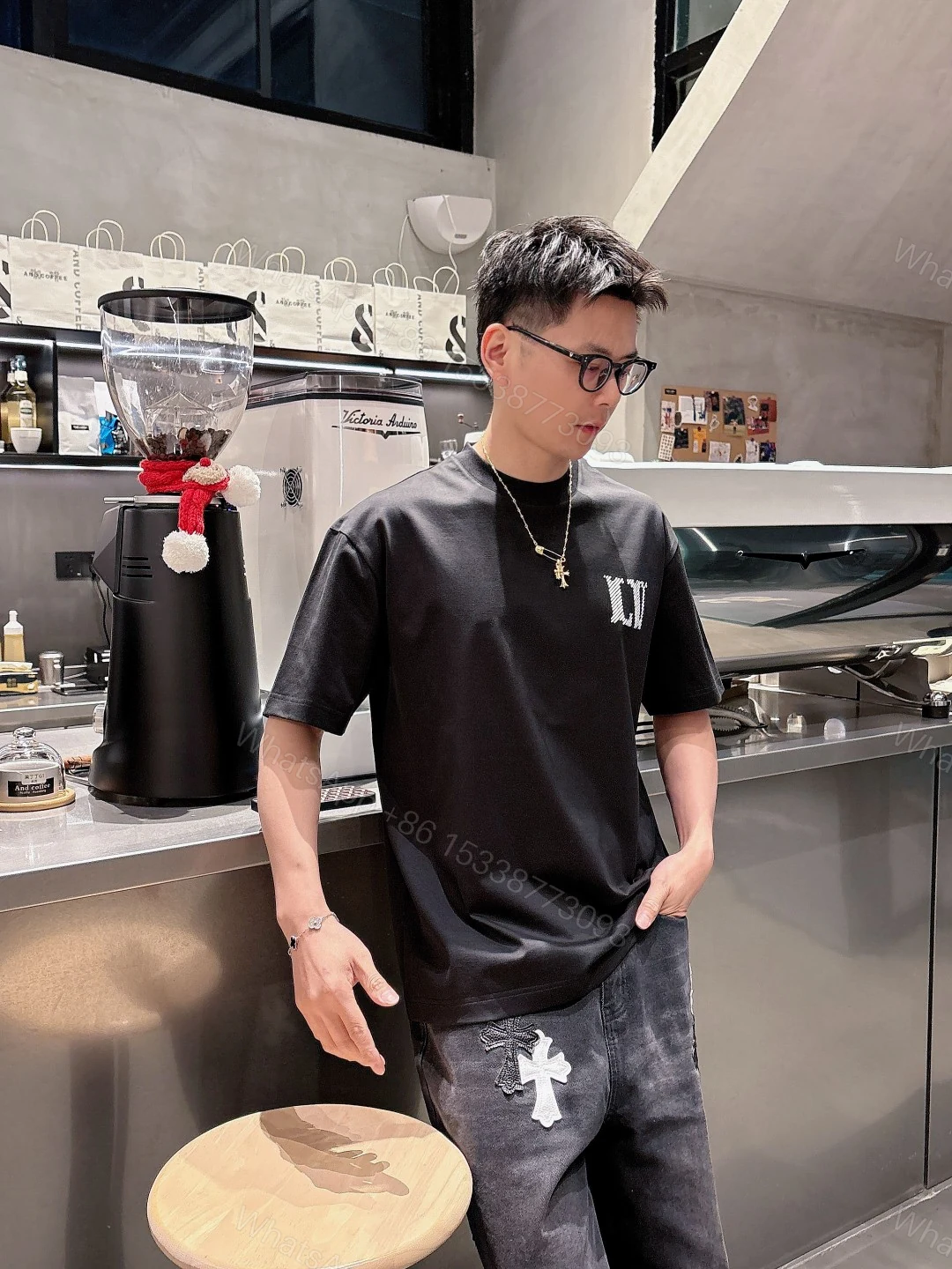 LV A貨黑色刺繡LOGO純棉短袖T恤百搭潮流款男裝 — view 1