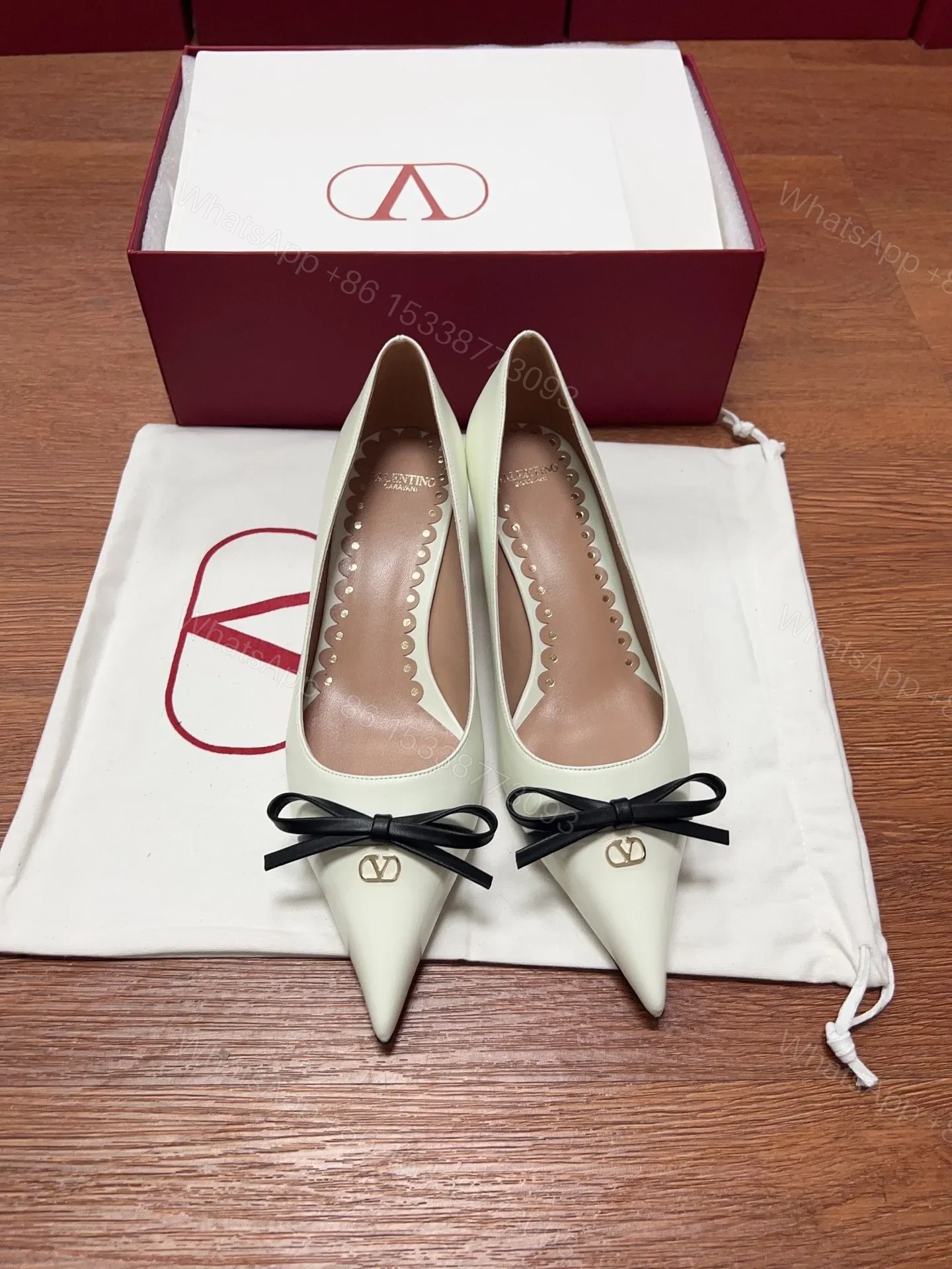 Valentino Women Ivory Leather Bow Accent Pumps — view 1