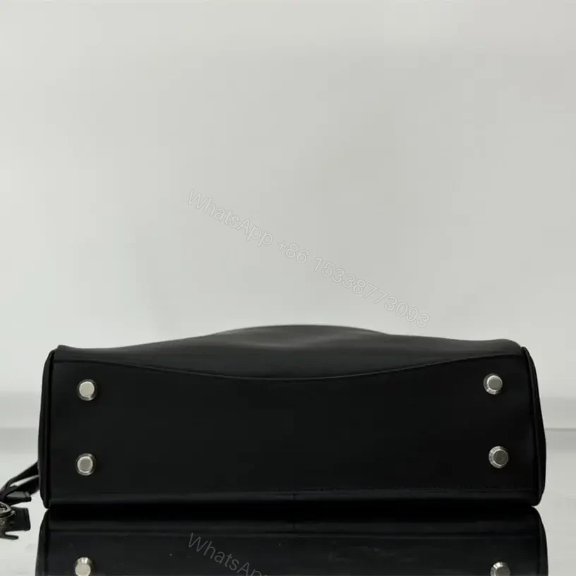 View 4 of 高仿Balenciaga*Rodeo系列5U1000小牛皮手袋黑銀中號免檢版