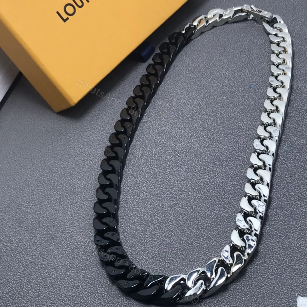View 2 of EN – Lux LV Necklaces 062
