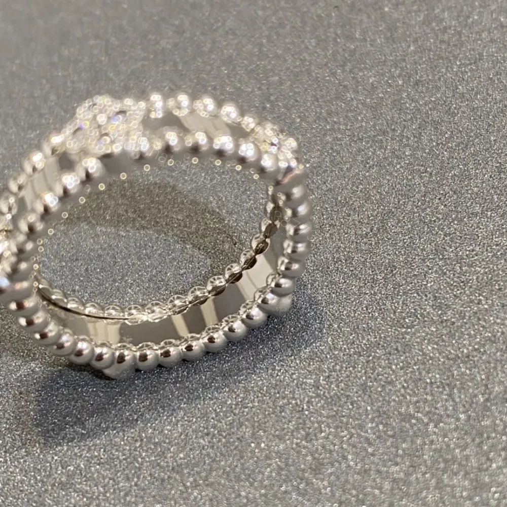 View 6 of 高仿首飾VanCleef&Arpels*RP6MN00鑲鑽萬花筒戒指白金