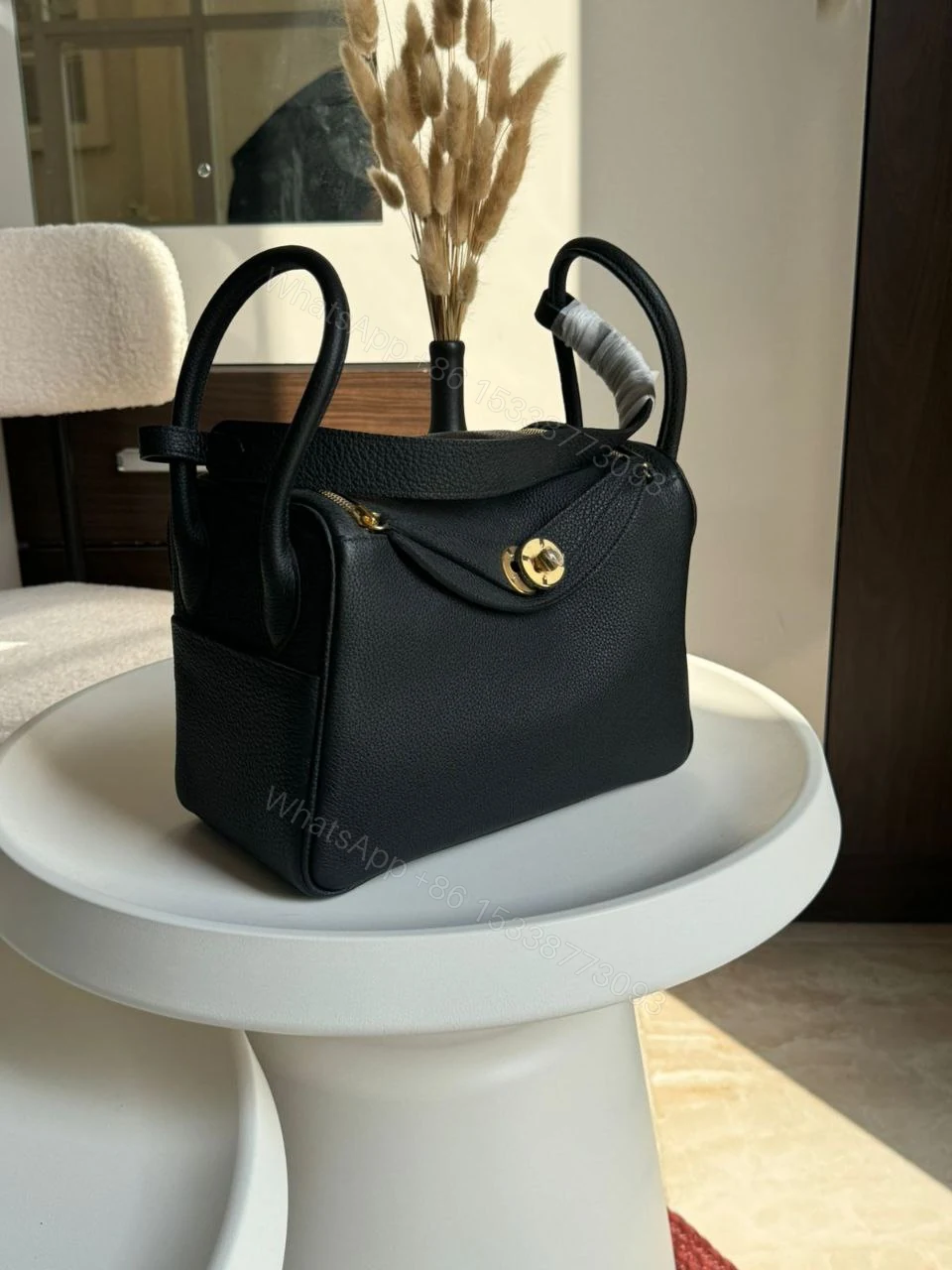 View 2 of HERMÈS Lindy 26 shoulder bag in Beton Evercolor leather