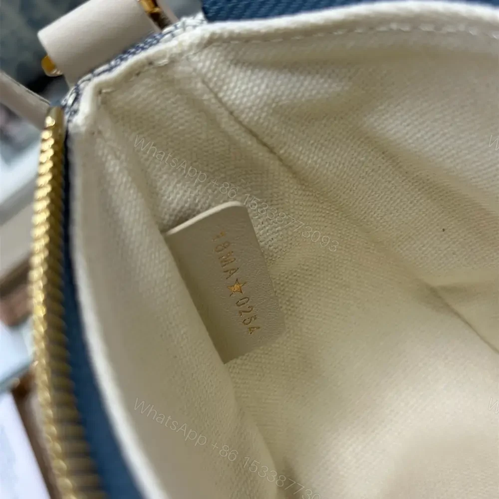 View 9 of 高仿Dior*Montaigne系列S239M925米色印花單肩包Mini免檢版