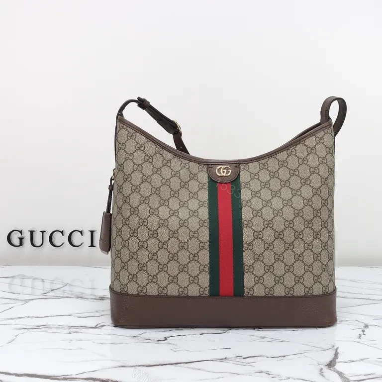 G GG Supreme Shoulder Bag: Subtle Icon, Daily Luxury — view 1