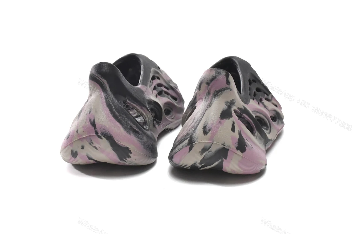 View 3 of adidas Yeezy Foam Runner MX Carbon IG9562