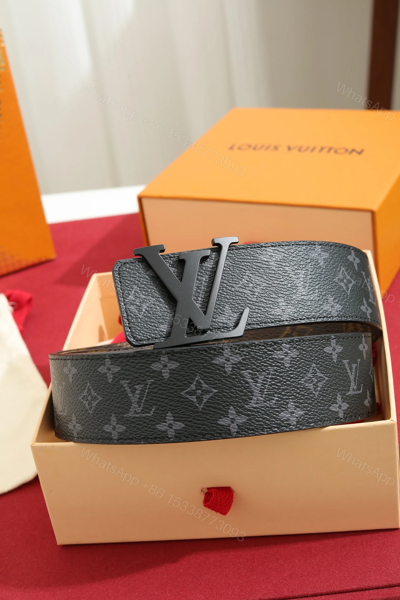 LV 一比一男款 Monogram Eclipse 黑色LV扣頭皮帶 潮流百搭款 — view 1