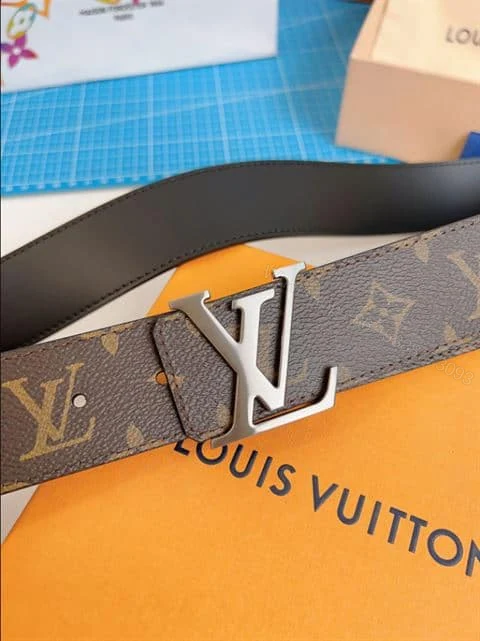 View 6 of LOUIS VUITTON INITIALES 40MM REVERSIBLE BELT – B187