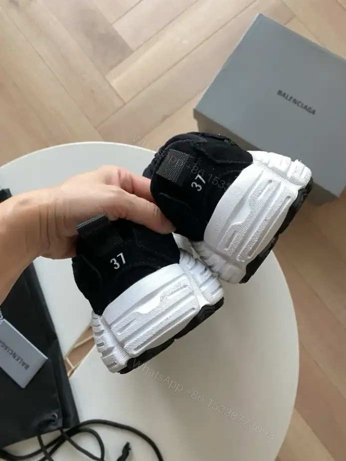 View 8 of MEN’S MONDAY SHOE IN BLACK/WHITE – BB282