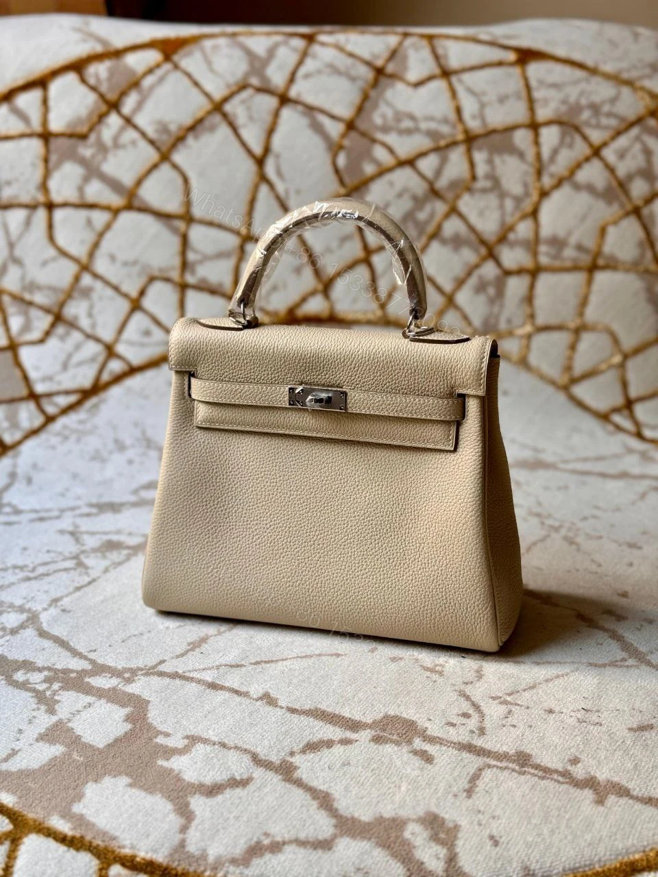 View 13 of HERMÈS Kelly 25 handbag in Chai Togo