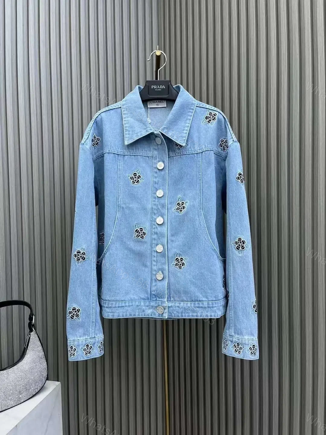 CHANEL — view 1