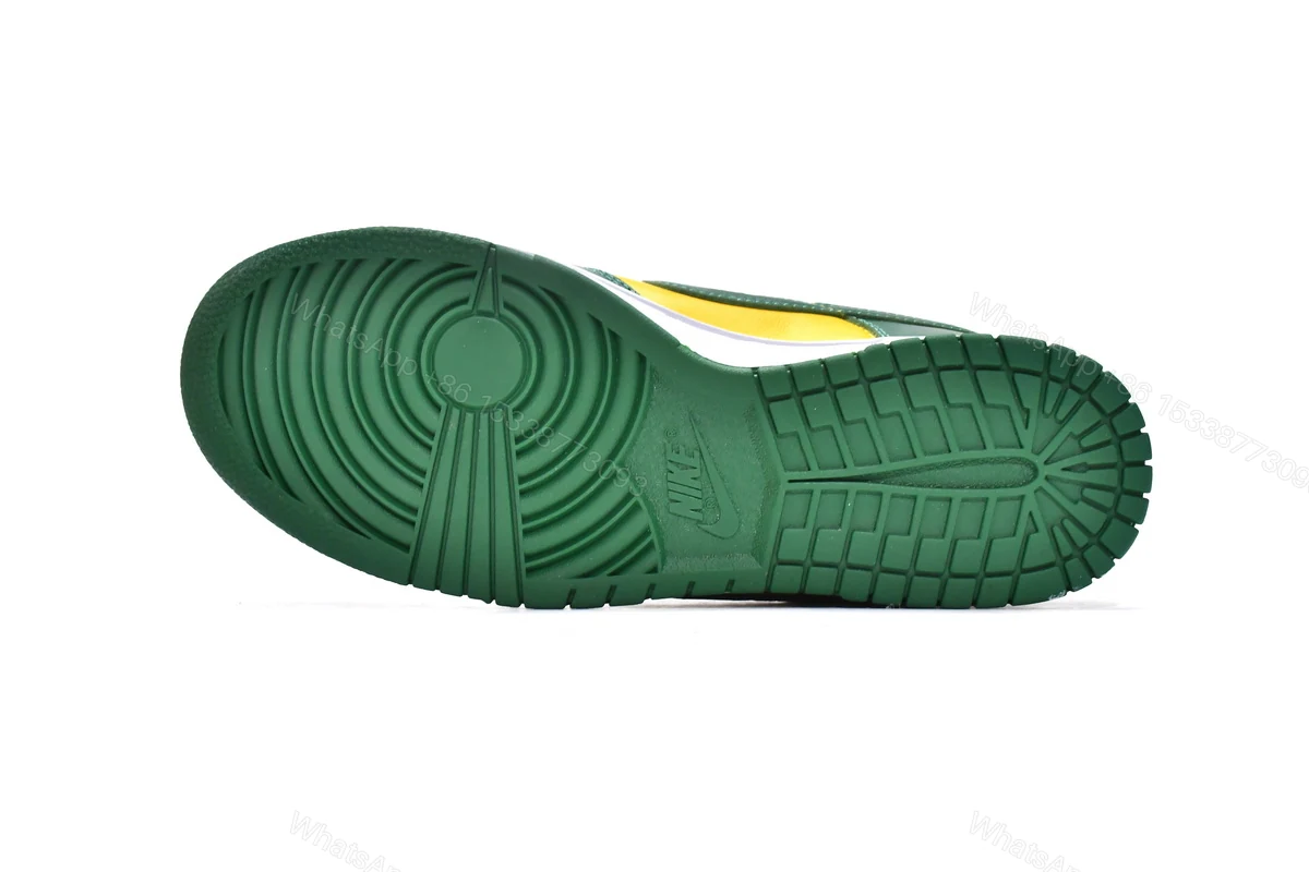 View 4 of (OG)Supreme x Nike SB Dunk Low Brazil DO7412-983
