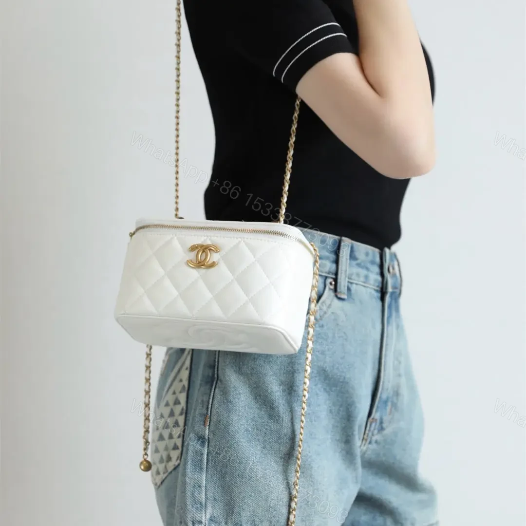 View 22 of 高仿Chanel*24C系列AP3651雙珠鏈條盒子包白色免檢版