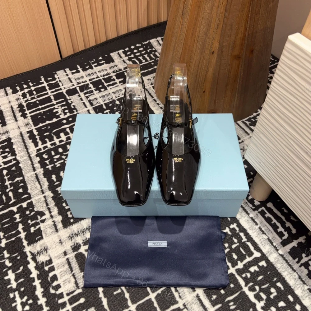 高仿Prada*1F828A方頭皮質塔扣休閒涼鞋漆皮黑色免檢版 — view 1