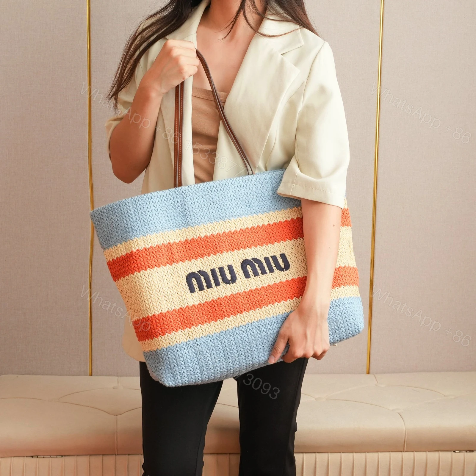 View 16 of 高仿miumiu*5BG228拼色LOGO手提包拼藍色免檢版