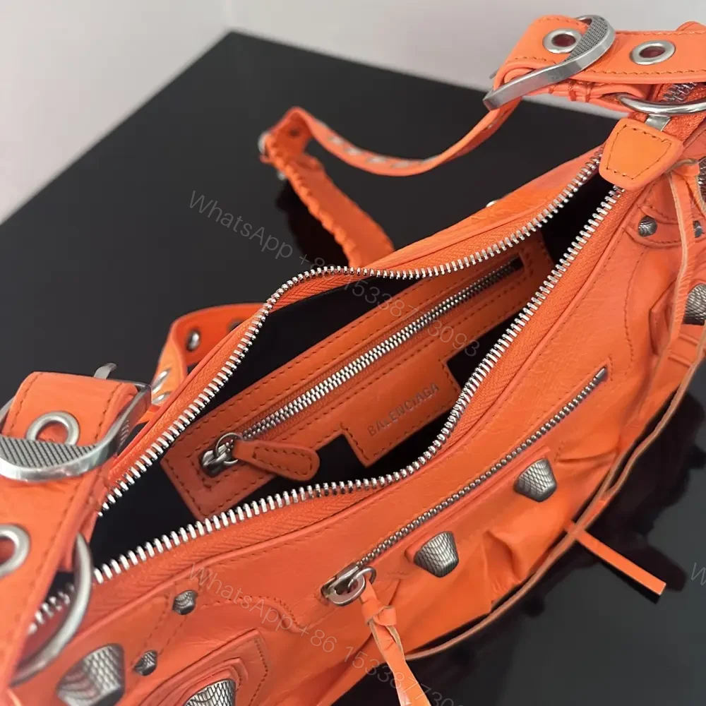 View 9 of 高仿Balenciaga*LeCagole系列餃子包橙色S