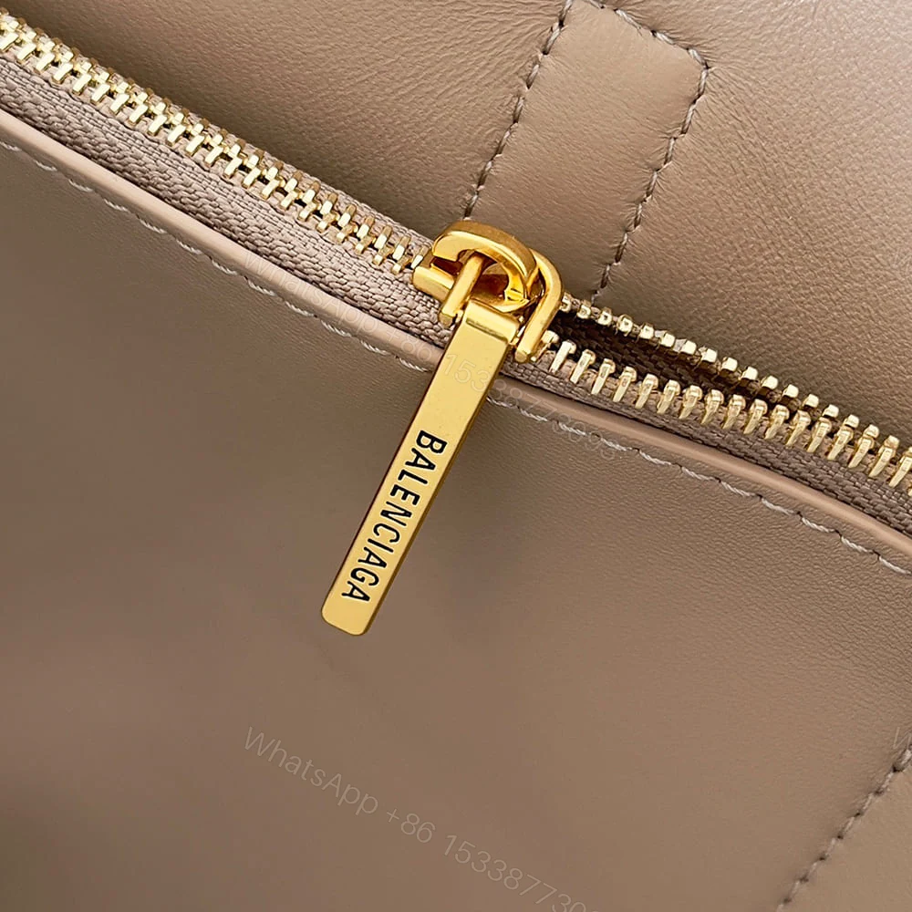 View 7 of Balenciaga Women’s Bel Air Carry All Bag Small(HIGH-END GRADE)