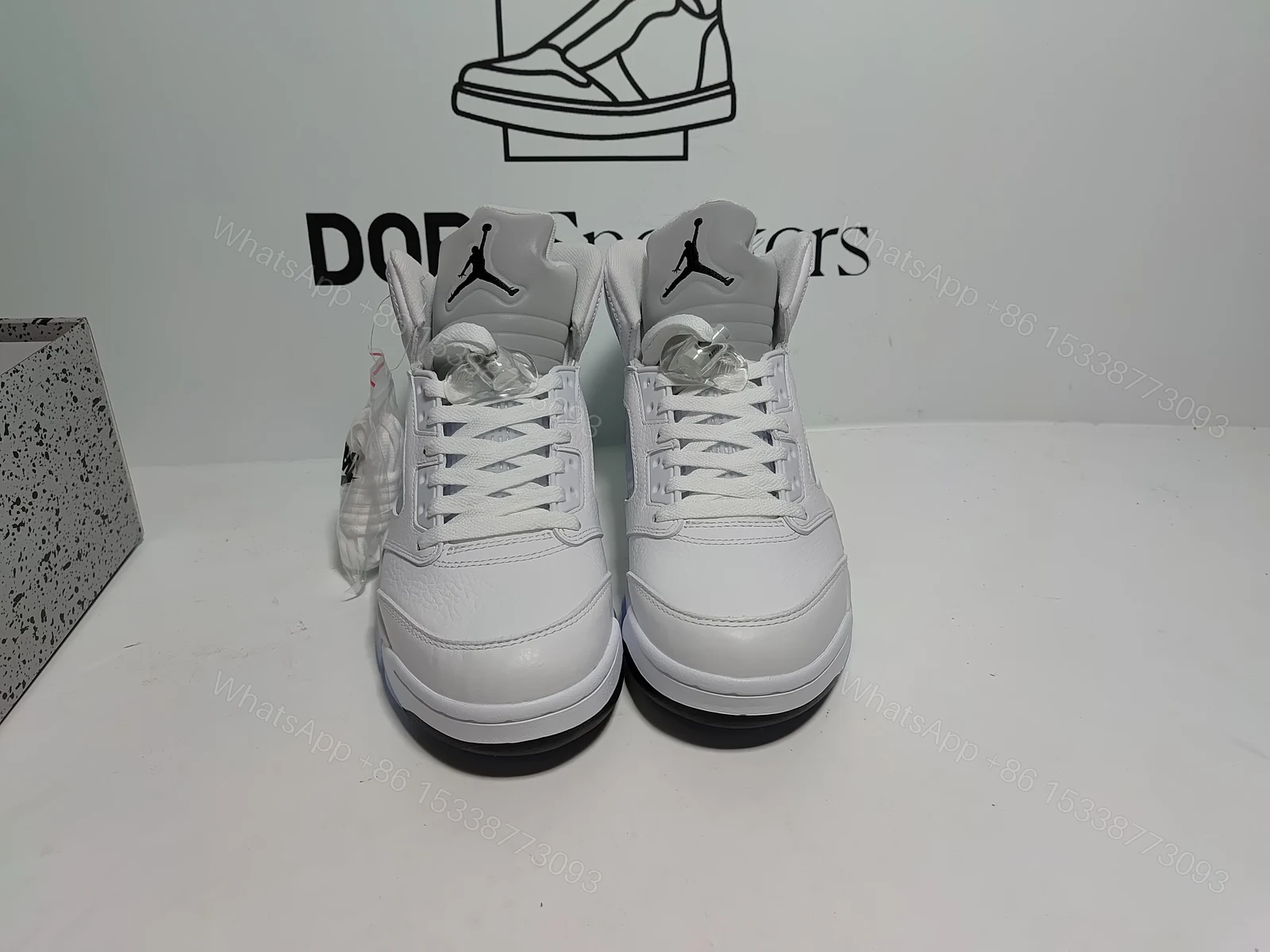 View 3 of Jordan 5 Retro White Metallic (2026)HQ7978-103