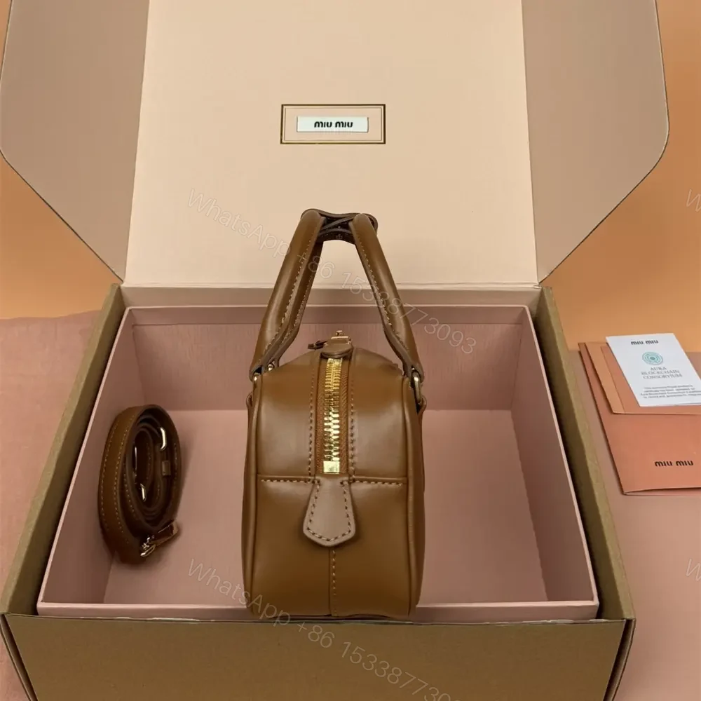 View 3 of 高仿miumiu*Arcadie系列5BB142小牛皮斜挎包干邑色免檢版