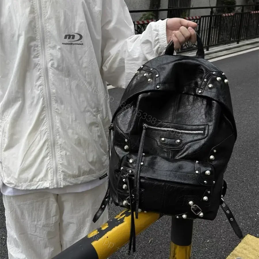 View 12 of 高仿BalenciagaLeCagole系列鉚釘雙肩包