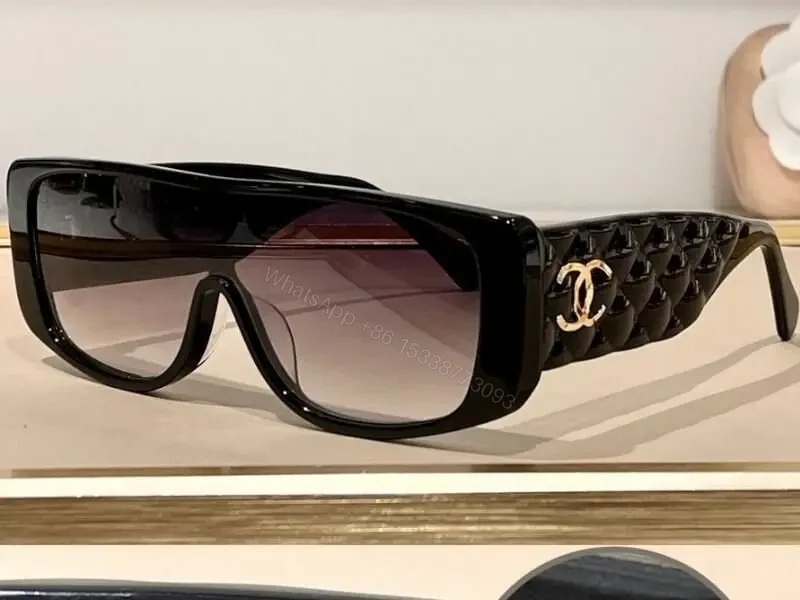 CHANEL — view 1