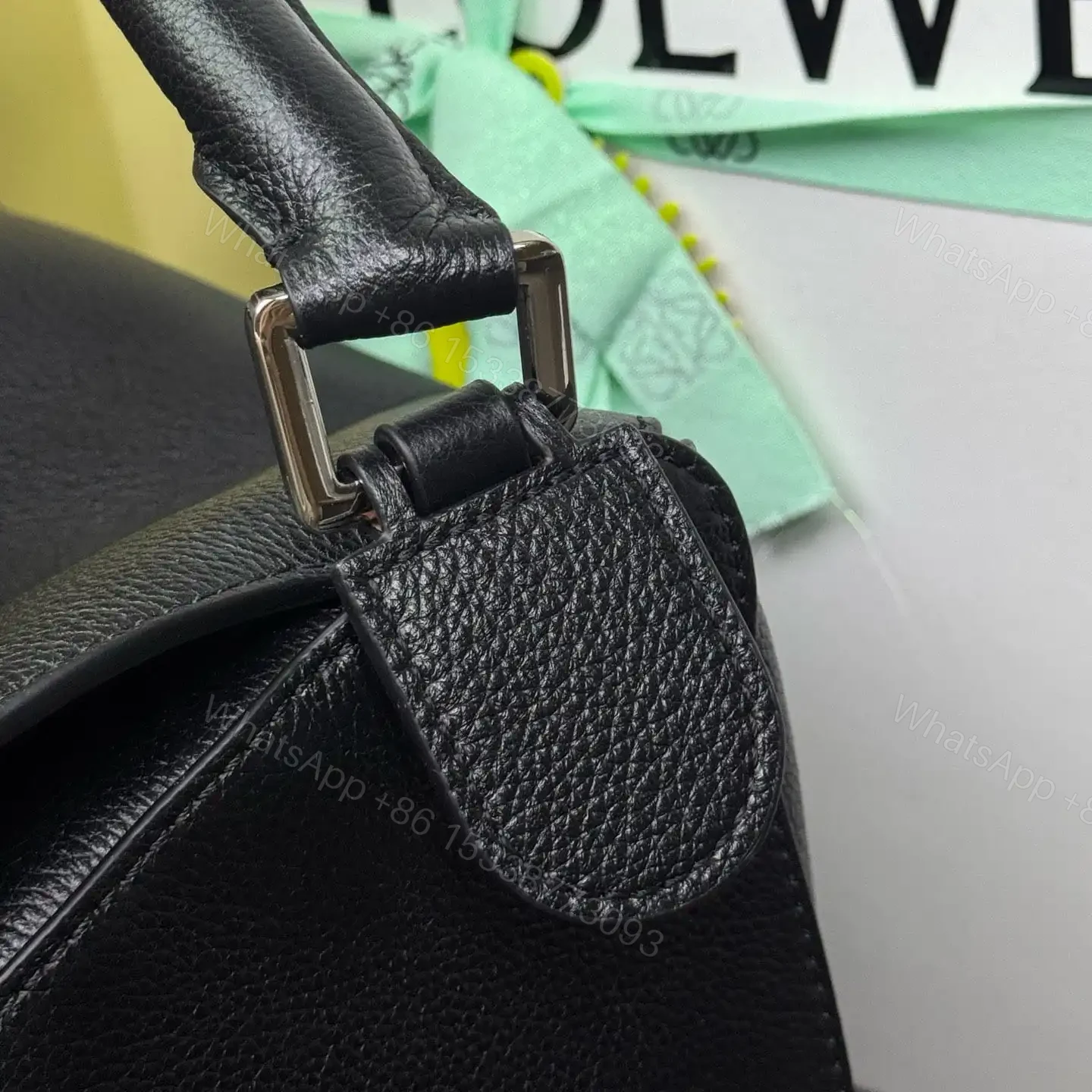 View 12 of 高仿Loewe*Puzzle系列1100小牛皮斜挎包黑色大號免檢版