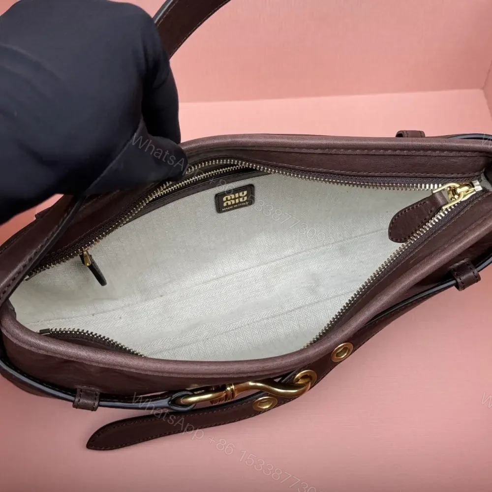 View 8 of 高仿miumiu*Aventure系列5BC182小羊皮腋下包石楠木色小號免檢版