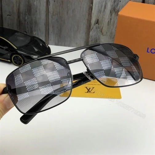 View 2 of LV SUNGLASSES – GLVT18