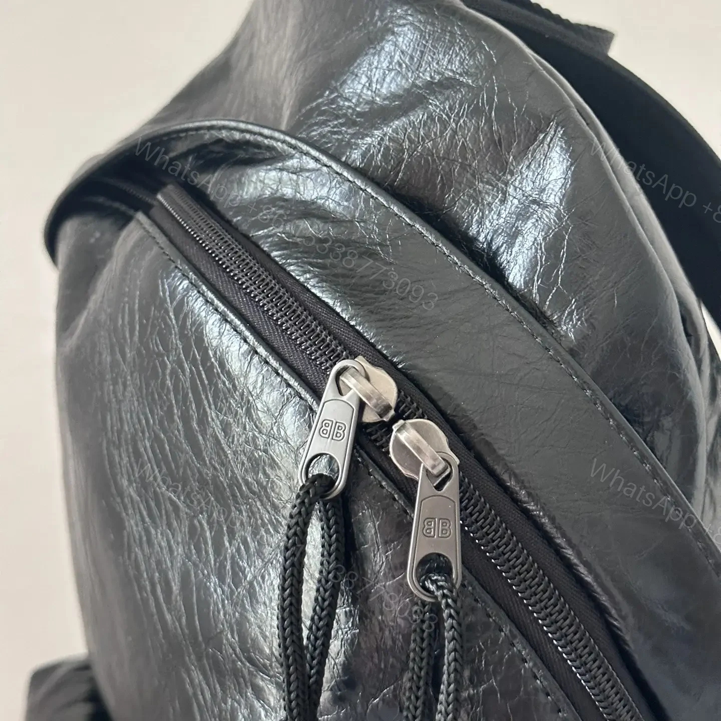 View 10 of 高仿BalenciagaExplorer系列小羊皮雙肩包S