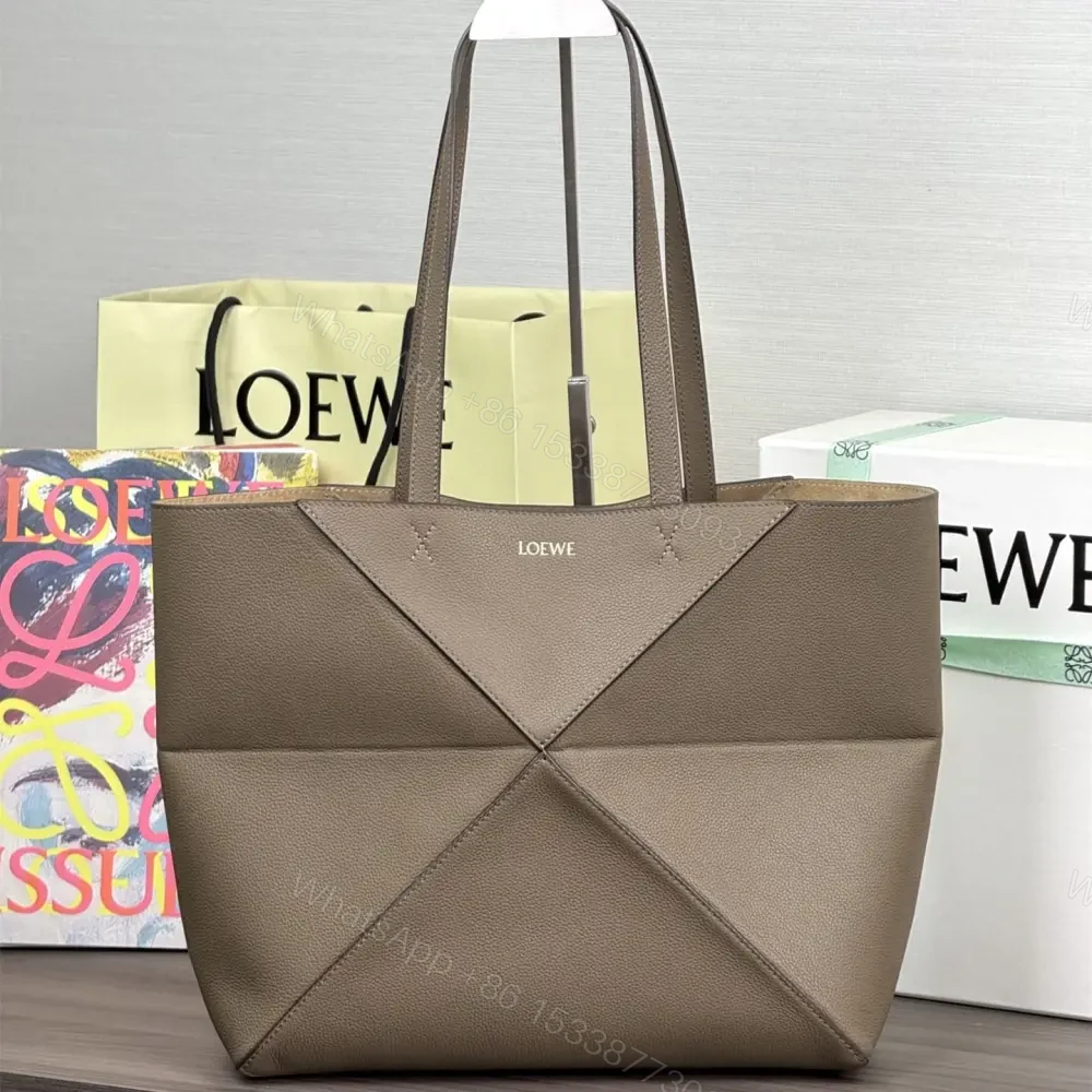 View 2 of 高仿Loewe*Fold系列3170幾何Tote包灰褐色中號免檢版
