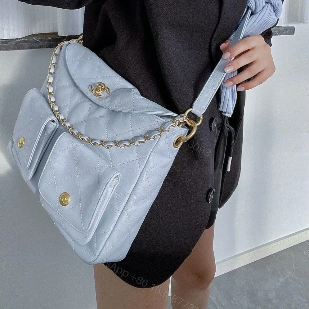 View 21 of 高仿Chanel*24P系列AS4668夾層郵差包灰色大號免檢版